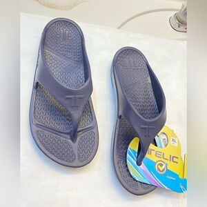 TELIC Energy Flip Flop, Size XL Men Size 11 NWT, New with Tags, comfy Sandals